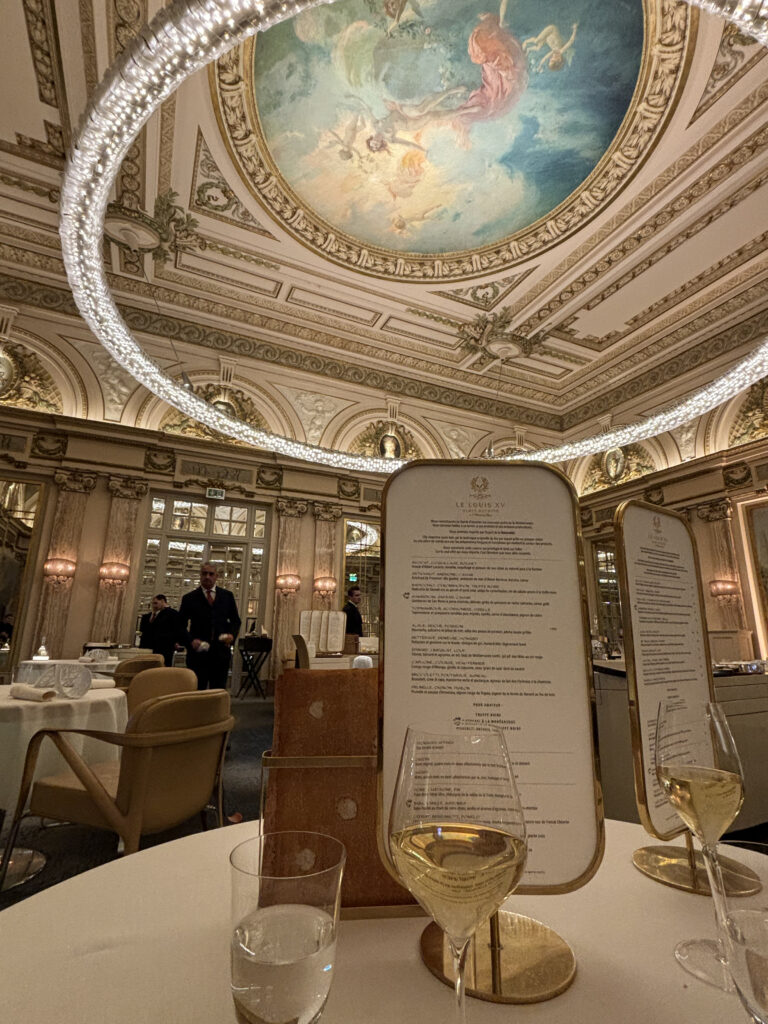 Salle royale du Louis XV à Monaco, décor XVIIIe siècle